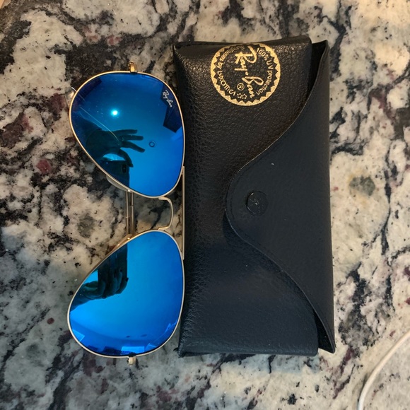 Ray ban aviators.Worn twice.Like new